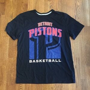 NBA UNK Detroit Pistons tee
